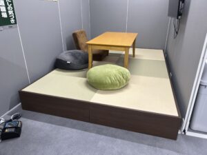 事務所向けの収納性抜群な畳下収納です。